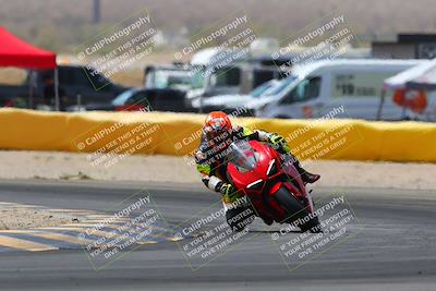 media/Apr-10-2022-SoCal Trackdays (Sun) [[f104b12566]]/Turn 2 (1135am)/